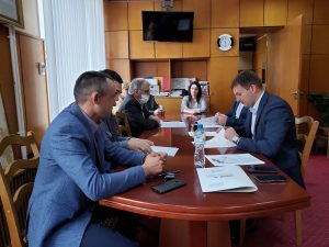 Semnarea contractelor de antrepriză privind reparația drumurilor locale