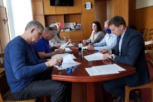 Semnarea contractelor de antrepriză privind reparația drumurilor locale