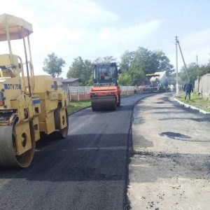 Locuitorii satului Cenac se pot bucura de un nou sector de drum reparat