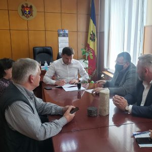 Semnarea contractului de proiectare pentru “Amenajarea și construcția drumului local din s.Troițcoe – Vîsocianscoe”