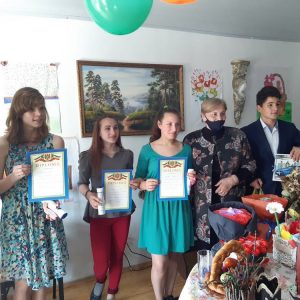 Expoziția cu tematica: „Printre florile primăverii”
