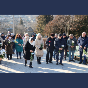 Depuneri de flori la bustul poetului Mihai Eminescu