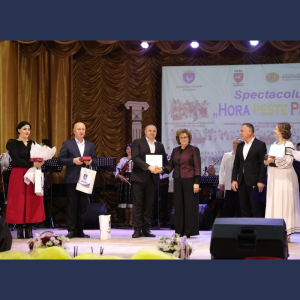 Spectacolul „Hora peste Prut”, o sărbătoare a folclorului și tradițiilor de pe ambele maluri ale Prutului!